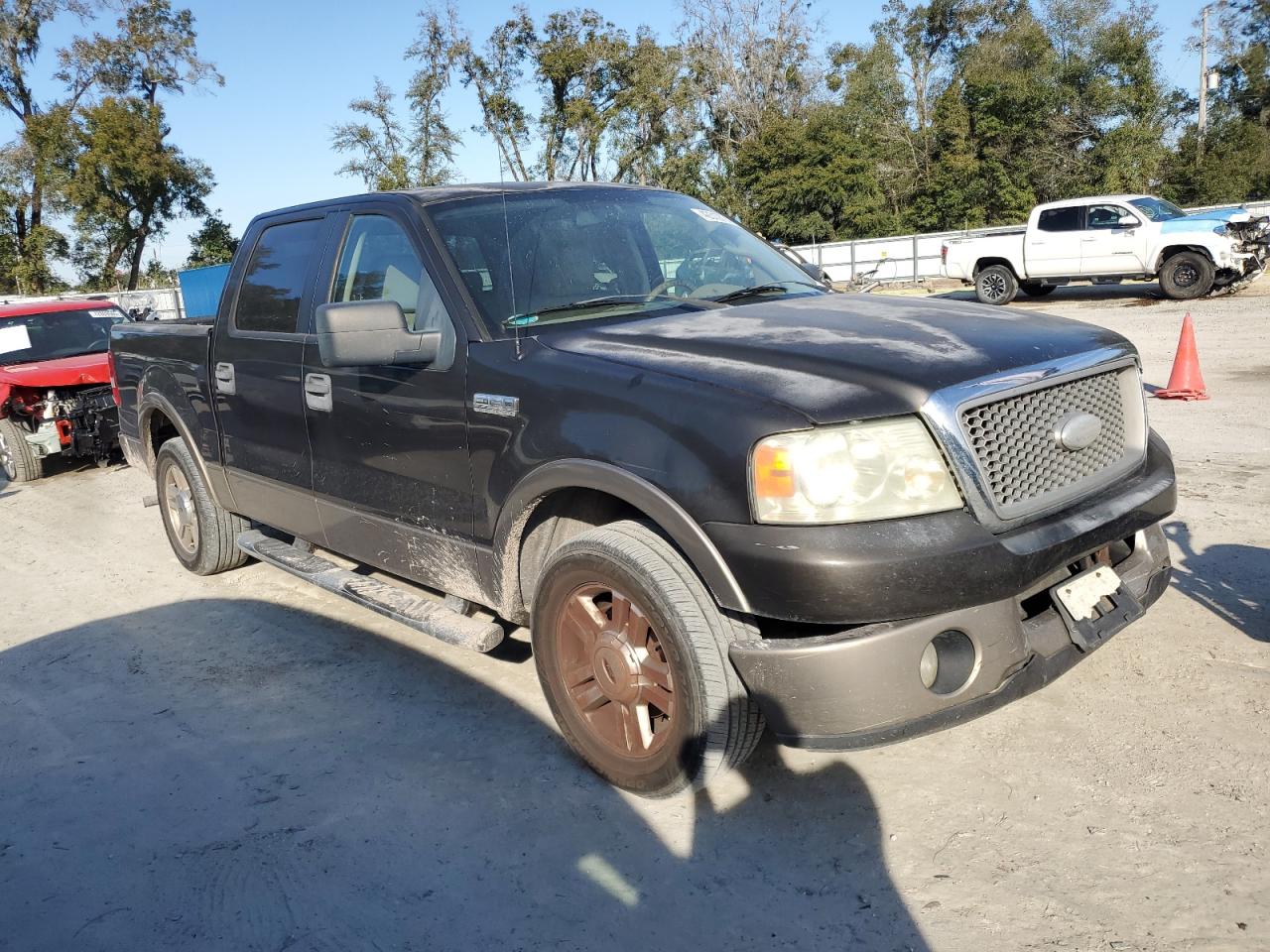2006 Ford F-150 VIN 1FTPW12V66FB25666 Copart auction photo, front end damage thumbnail 4