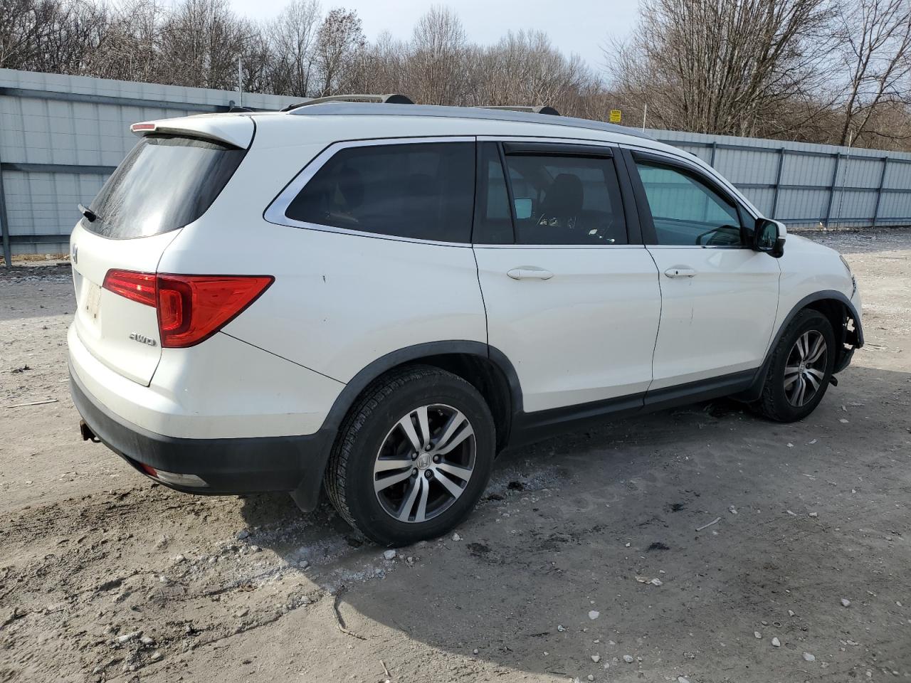 2016 Honda Pilot VIN 5FNYF6H56GB016929 Copart auction photo, front end damage thumbnail 3