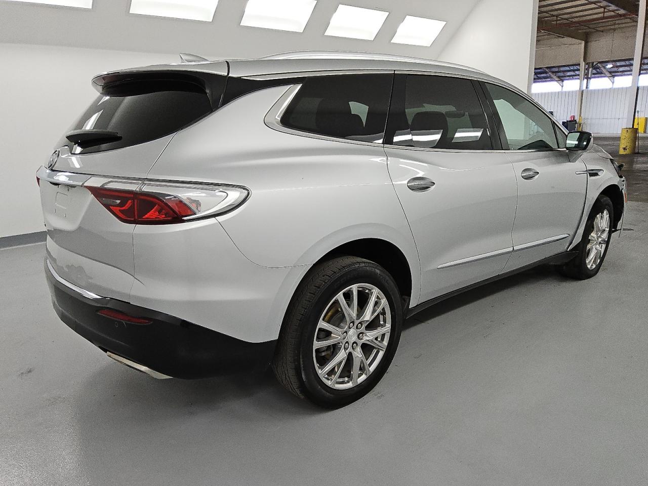 2022 Buick Enclave VIN 5GAEVBKW5NJ117855 Copart auction photo, front end damage thumbnail 3
