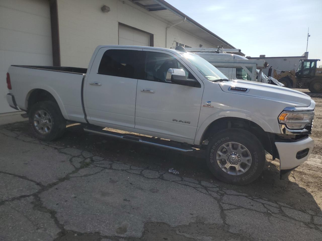 2022 RAM 2500 VIN 3C6UR5FL3NG438916 Copart auction photo, front end / minor dent/scratches damage thumbnail 4