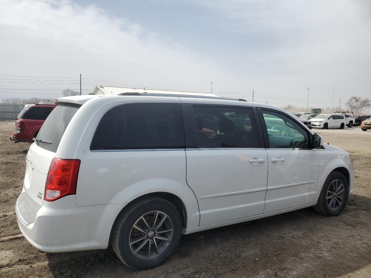 2017 Dodge Caravan VIN 2C4RDGCG8HR671673 Copart auction photo, front end damage thumbnail 3