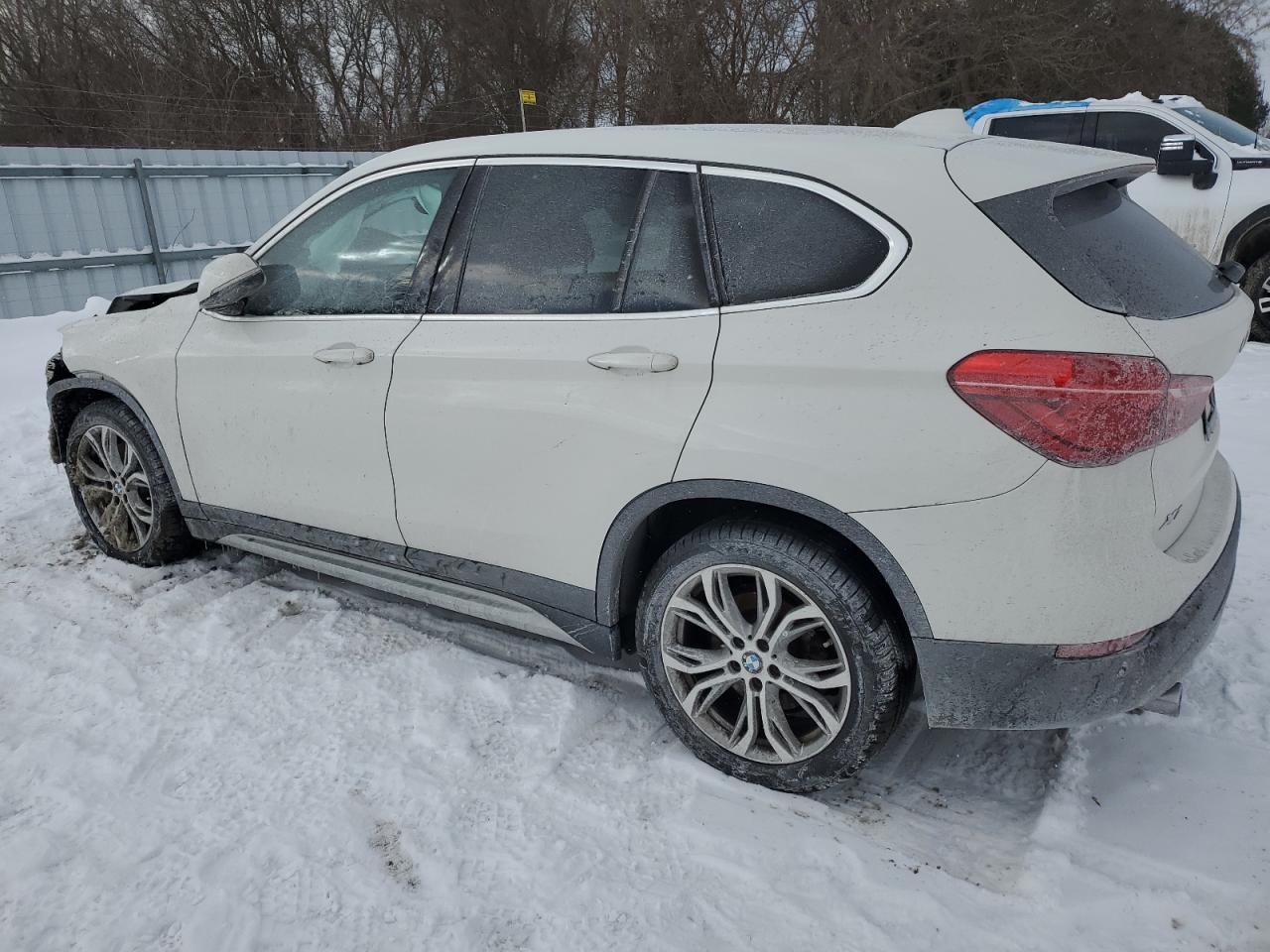 2019 BMW X1 VIN WBXHT3C57K5N42322 Copart auction photo, front end / side damage thumbnail 2