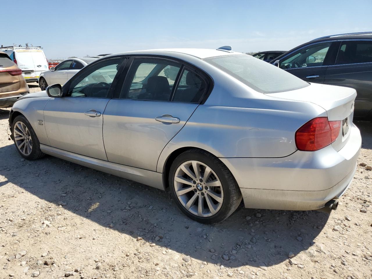 2011 BMW 3er VIN WBAPK5G57BNN30427 Copart auction photo, front end / minor dent/scratches damage thumbnail 2