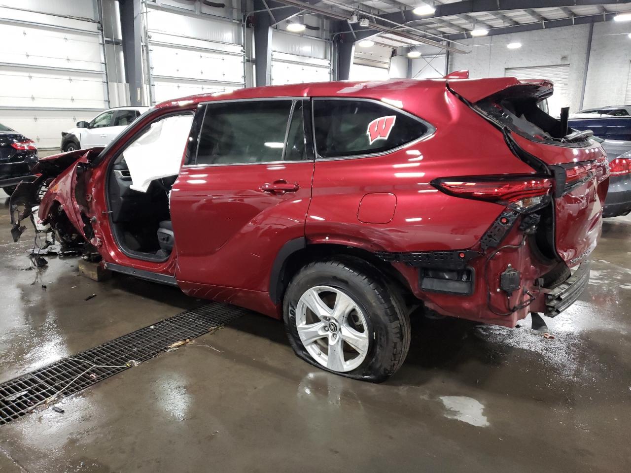 2021 Toyota Highlander VIN 5TDBZRBHXMS532140 Copart auction photo, rollover damage thumbnail 2