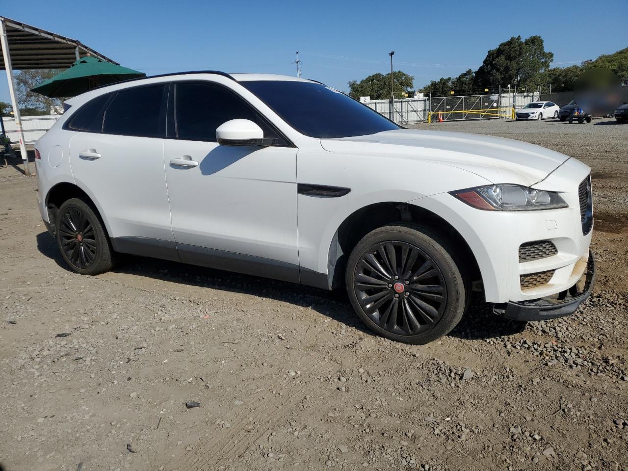2017 Jaguar F-Pace VIN SADCJ2BV4HA063322 Copart auction photo, front end damage thumbnail 4