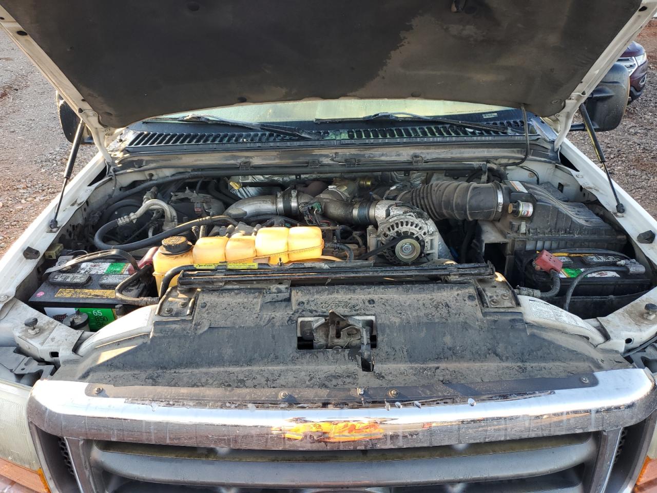 2000 Ford F250 VIN 1FTNX21F1YED22550 Copart auction photo, vandalism / minor dent/scratches damage thumbnail 11