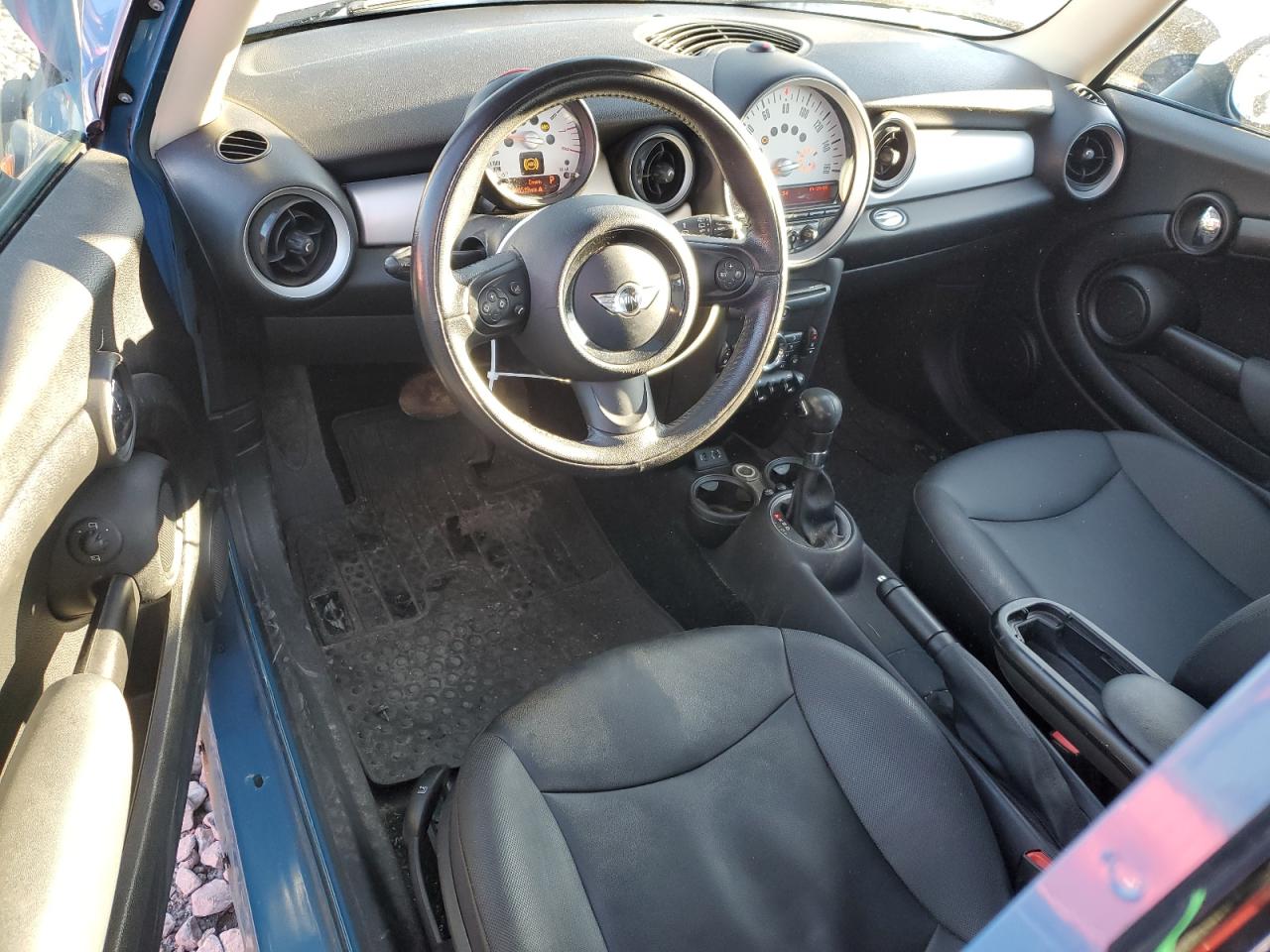 2013 MINI Cooper VIN WMWSU3C59DT679533 Copart auction photo, rear end / minor dent/scratches damage thumbnail 8
