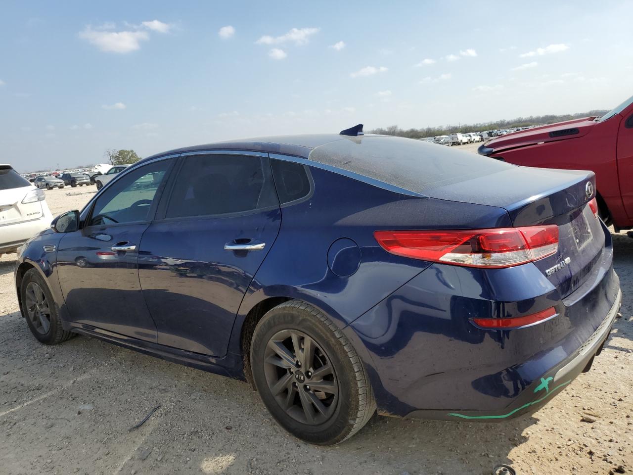 2020 KIA Optima VIN 5XXGT4L32LG383106 Copart auction photo, front end / side damage thumbnail 2