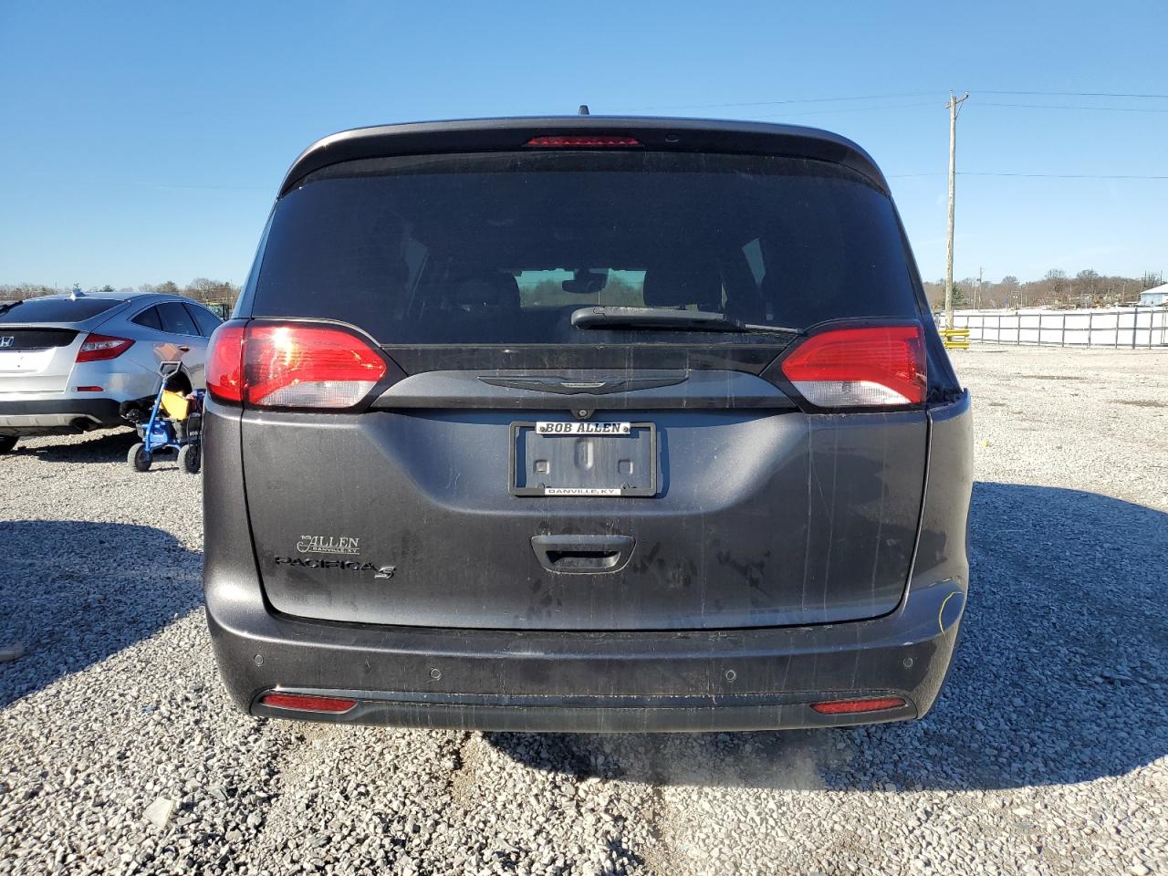 2019 Chrysler Pacifica VIN 2C4RC1FG8KR589378 Copart auction photo, side / rear end damage thumbnail 6