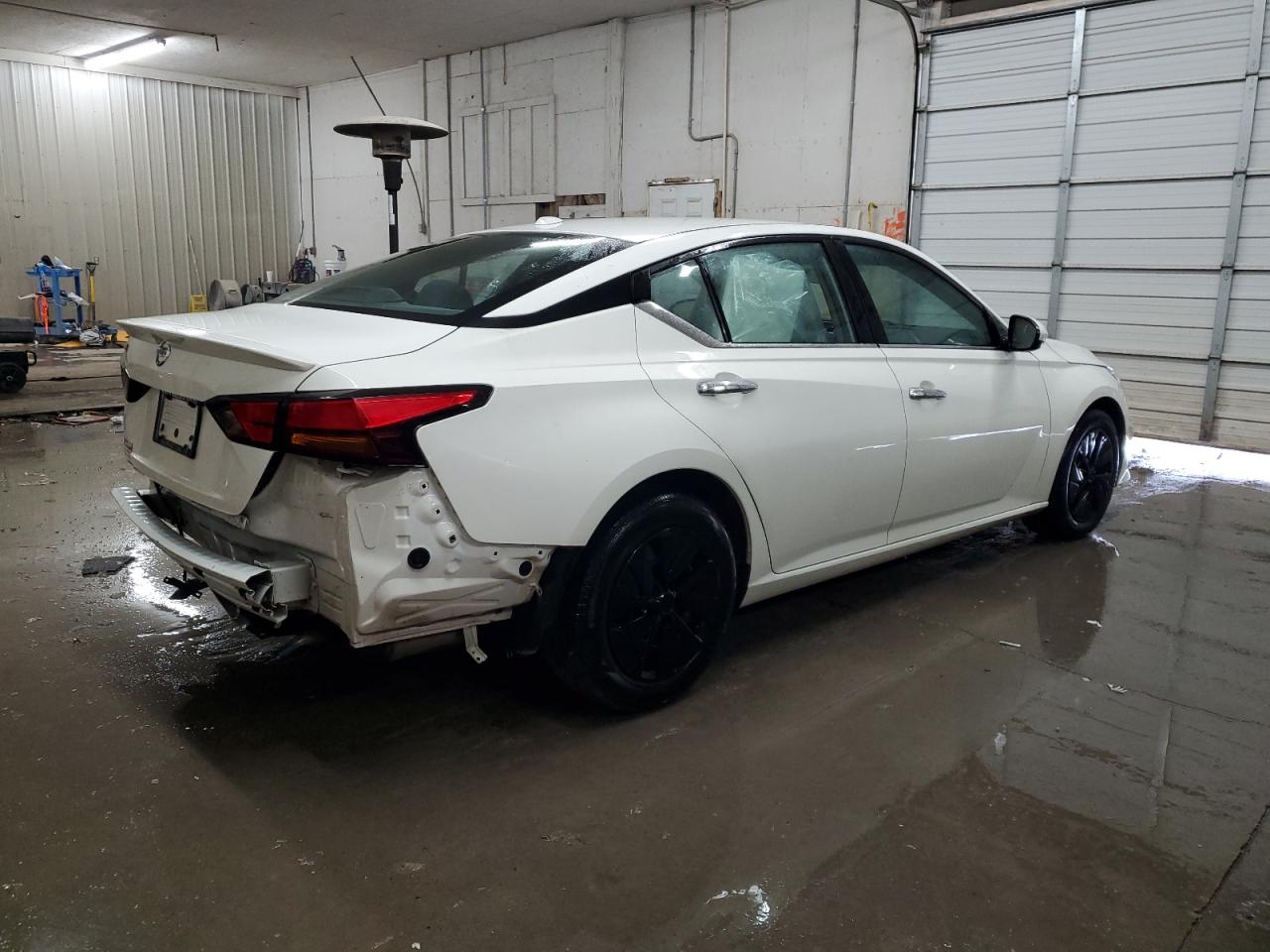 2020 Nissan Altima VIN 1N4BL4BVXLC133468 Copart auction photo, rear end / minor dent/scratches damage thumbnail 3