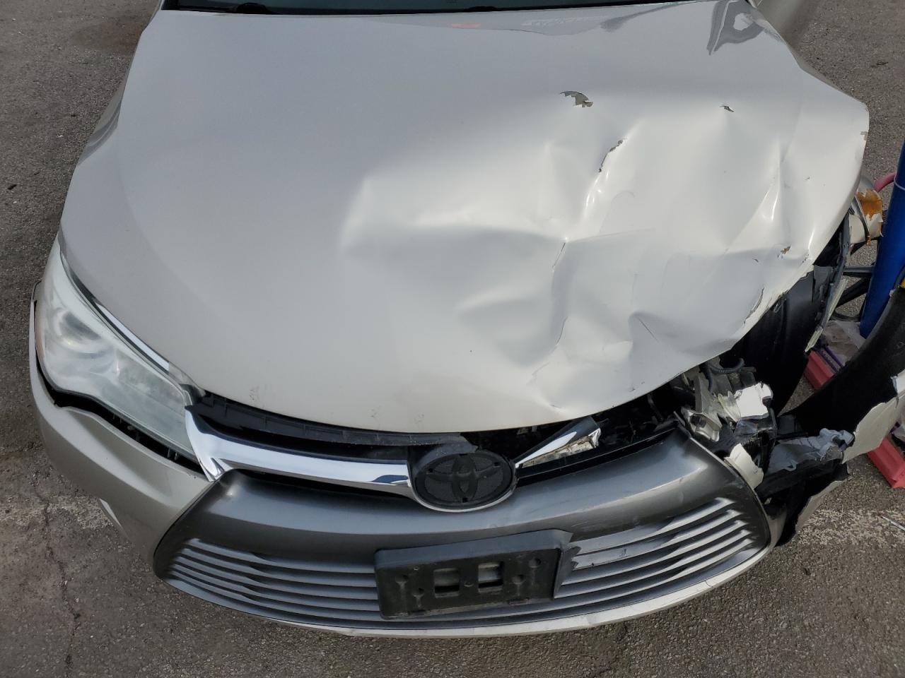 2016 Toyota Camry VIN 4T4BF1FK9GR551070 Copart auction photo, front end / minor dent/scratches damage thumbnail 12