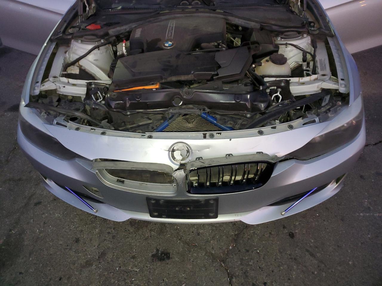 2014 BMW 3er VIN WBA3C1C59EK109891 Copart auction photo, front end damage thumbnail 11