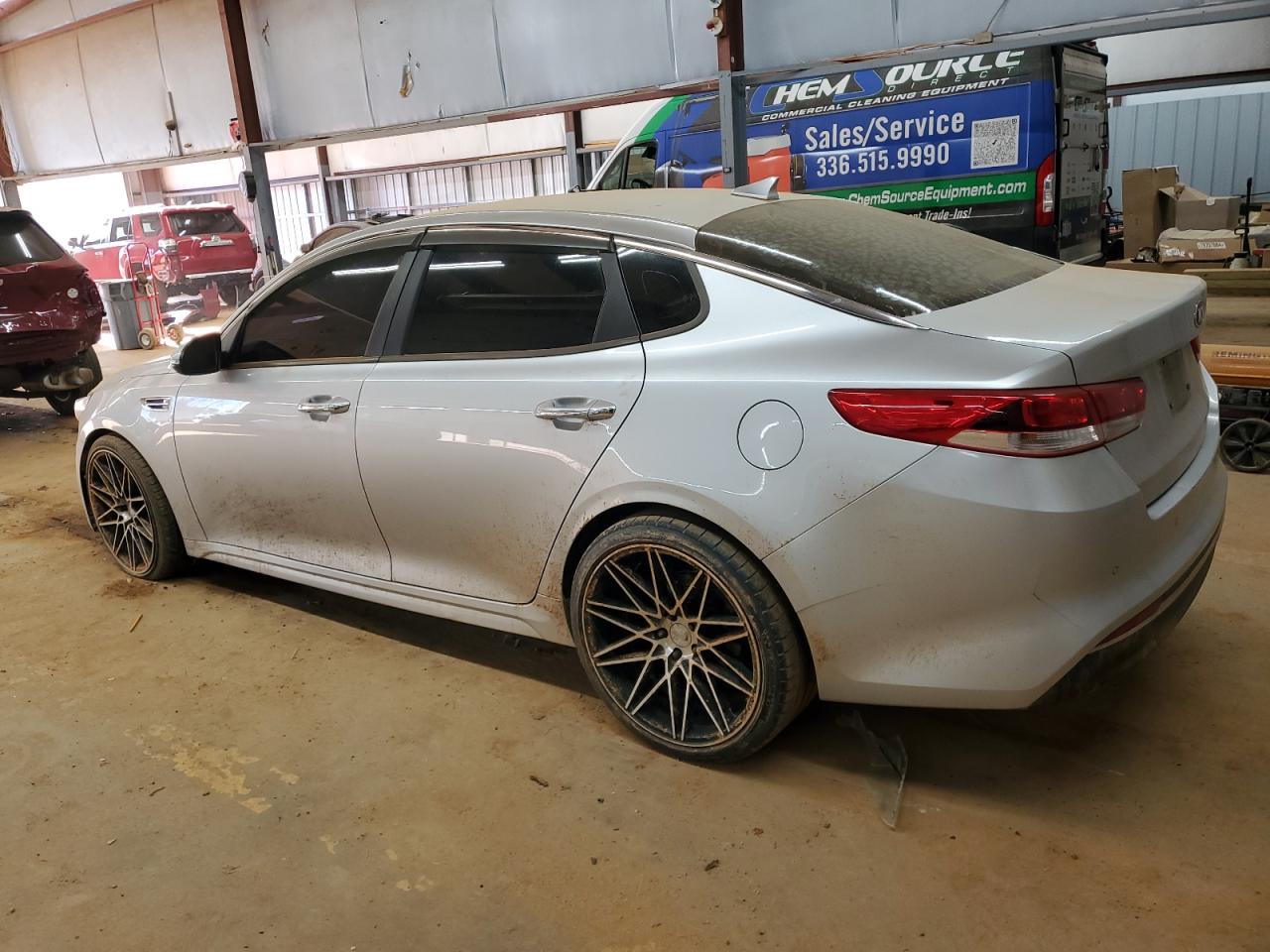 2018 KIA Optima VIN 5XXGT4L32JG234465 Copart auction photo, front end / side damage thumbnail 2