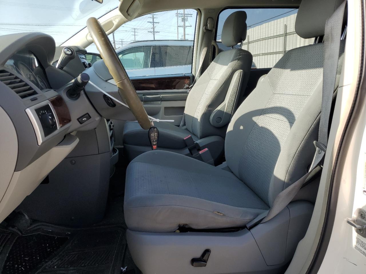 2010 Chrysler Town & Country VIN 2A4RR5D14AR479067 Copart auction photo, front end / side damage thumbnail 7
