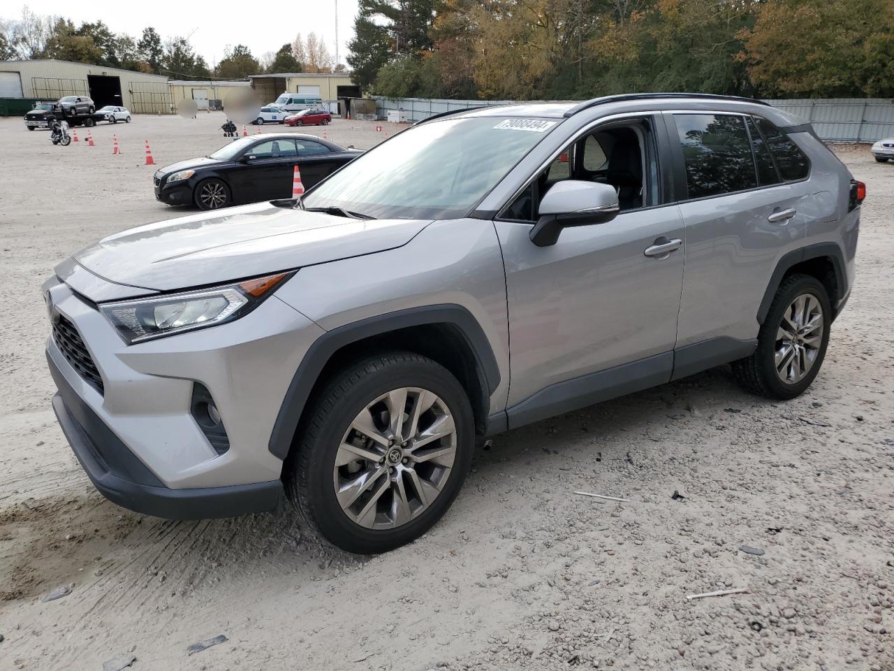 2020 Toyota RAV 4 VIN 2T3C1RFV3LW066012