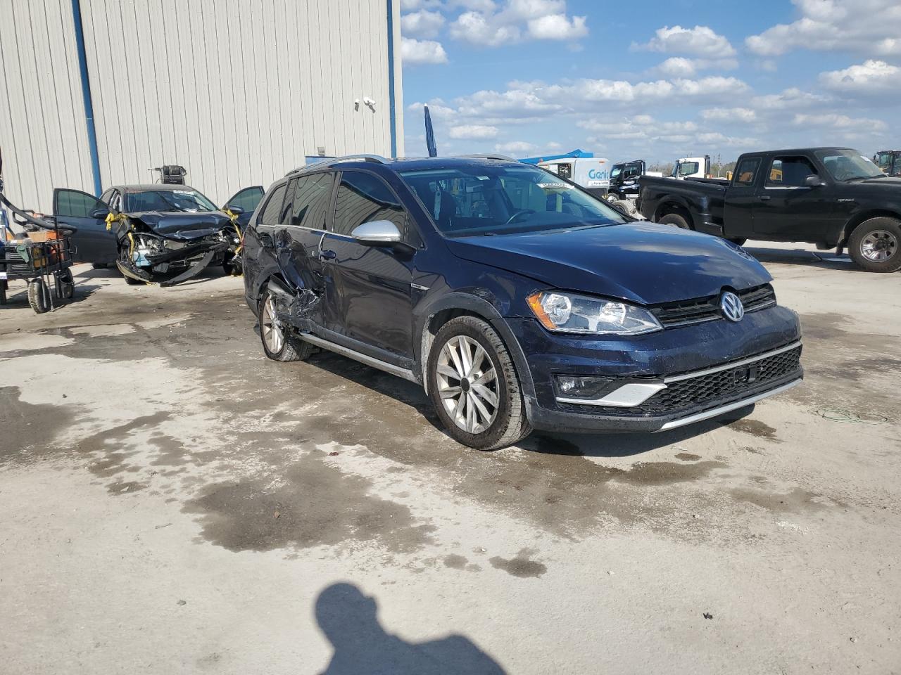2017 Volkswagen Golf VIN 3VWH17AU1HM536150 Copart auction photo, all over damage thumbnail 4