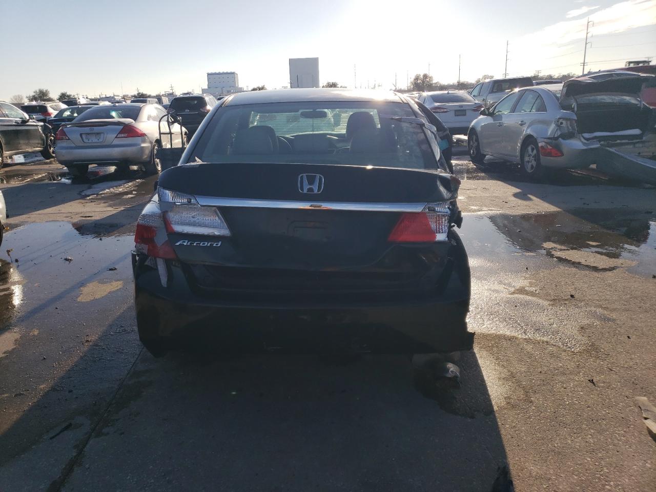 2015 Honda Accord VIN 1HGCR2F37FA176175 Copart auction photo, side / rear end damage thumbnail 6