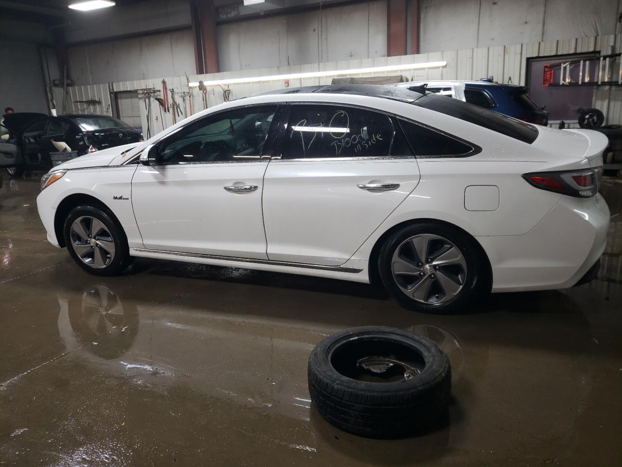 2017 Hyundai Sonata VIN KMHE34L3XHA075283 Copart auction photo, front end damage thumbnail 2