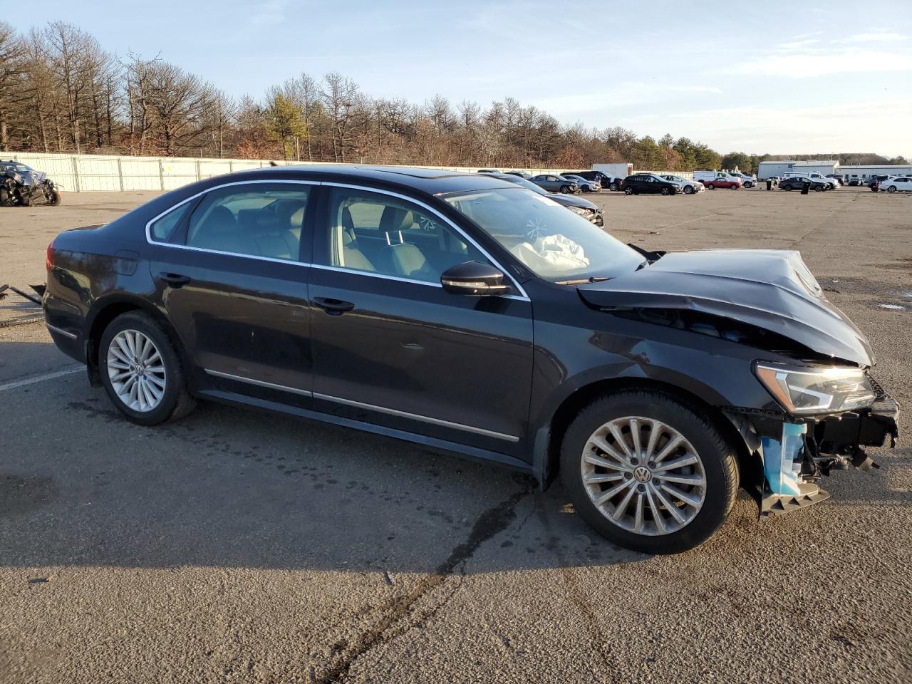 2017 Volkswagen Passat VIN 1VWBT7A38HC007531 Copart auction photo, front end / minor dent/scratches damage thumbnail 4
