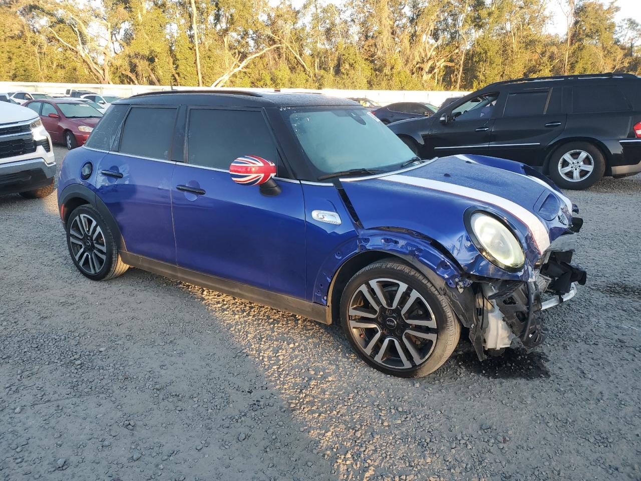 2021 MINI Cooper VIN WMWXU9C04M2N77138 Copart auction photo, front end / side damage thumbnail 4