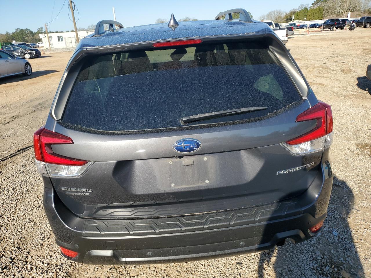 2021 Subaru Forester VIN JF2SKAUCXMH559013 Copart auction photo, side / minor dent/scratches damage thumbnail 6