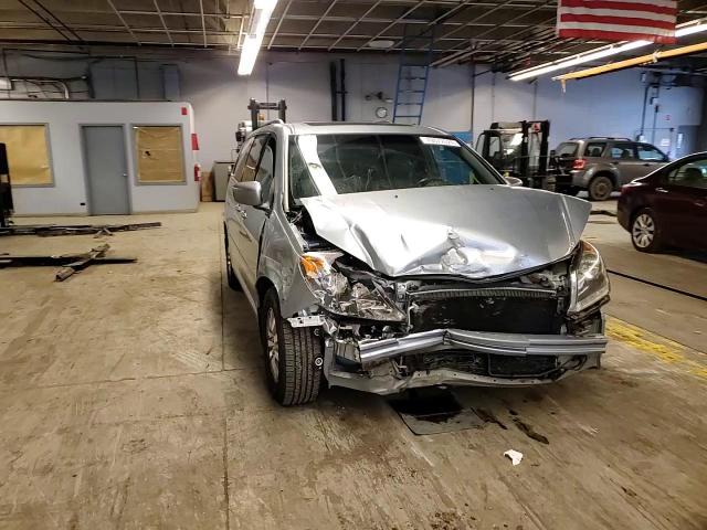 2010 Honda Odyssey VIN 5FNRL3H75AB045990 Copart auction photo, front end / minor dent/scratches damage thumbnail 12