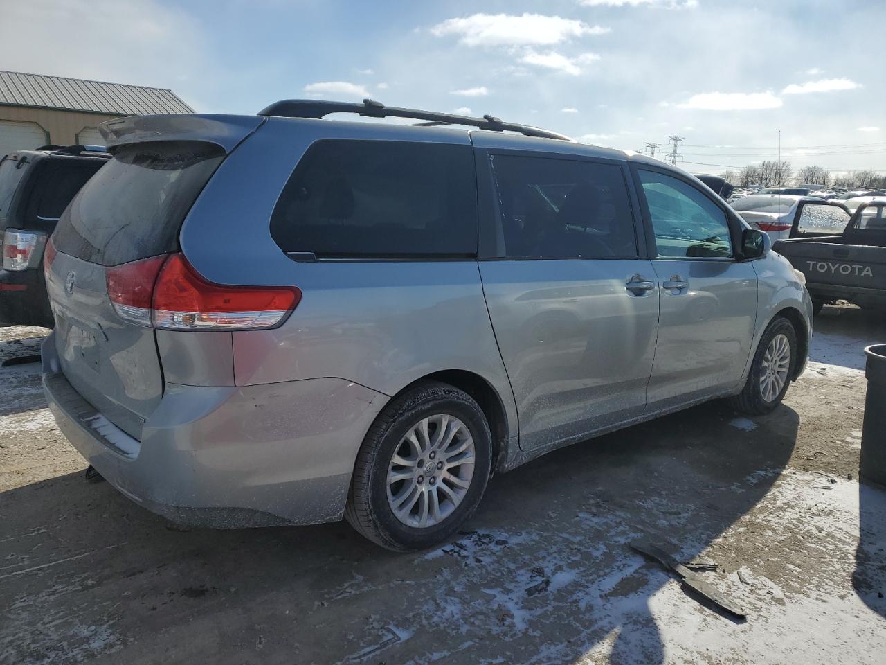 2011 Toyota Sienna VIN 5TDYK3DC0BS127057 Copart auction photo, side damage thumbnail 3