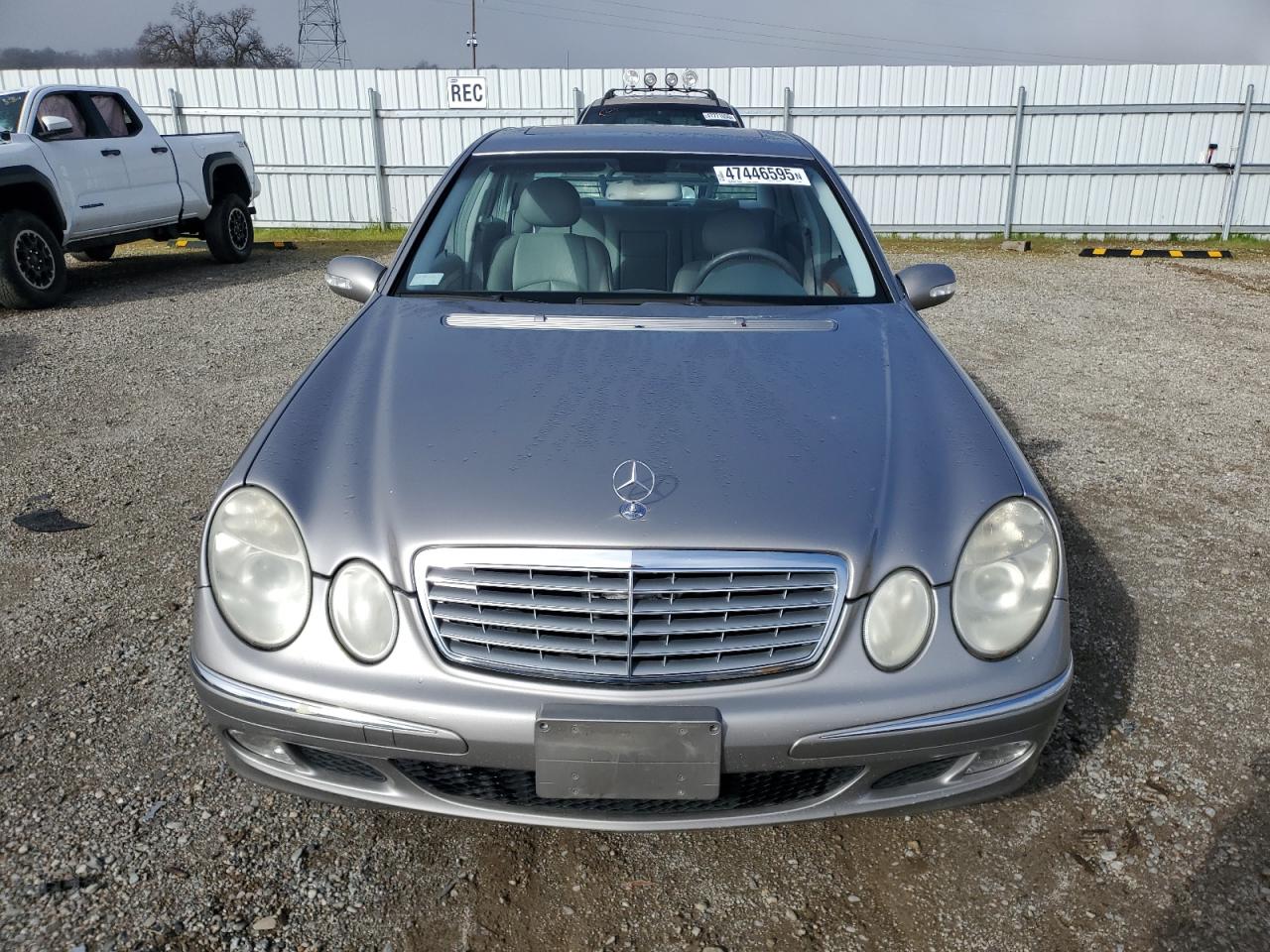 2004 Mercedes-Benz E-klasse VIN WDBUF65J74X115985 Copart auction photo, minor dent/scratches damage thumbnail 5