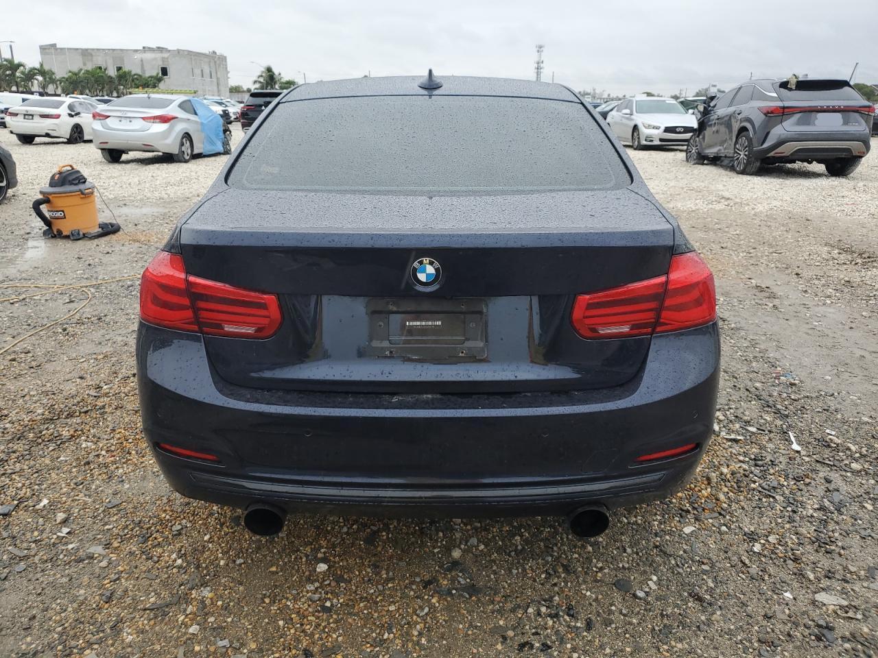 2016 BMW 3er VIN WBA8B7G5XGNT14725 Copart auction photo, side damage thumbnail 6