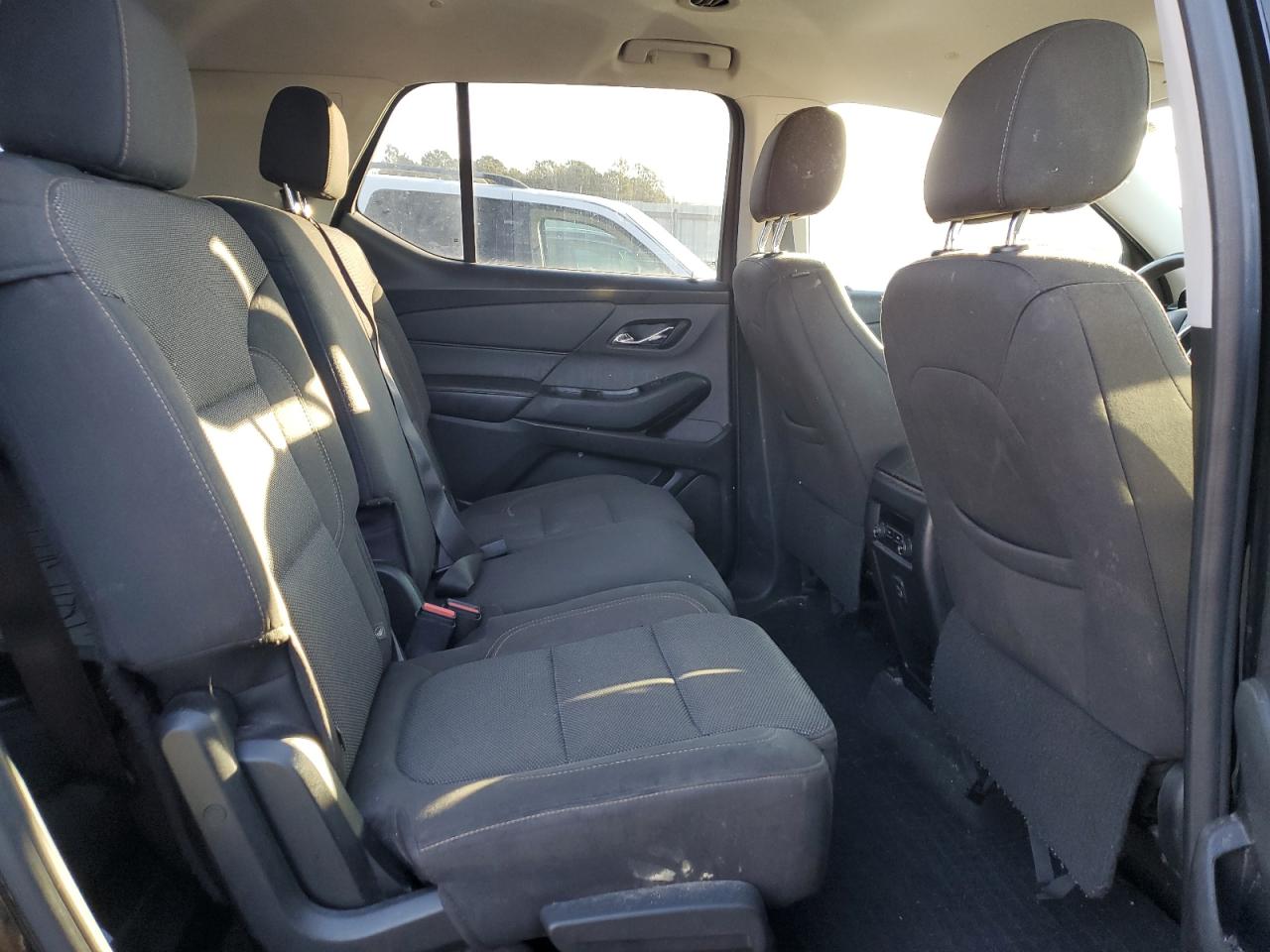 2020 Chevrolet Traverse VIN 1GNEVFKW2LJ177523 Copart auction photo, front end / rear end damage thumbnail 11