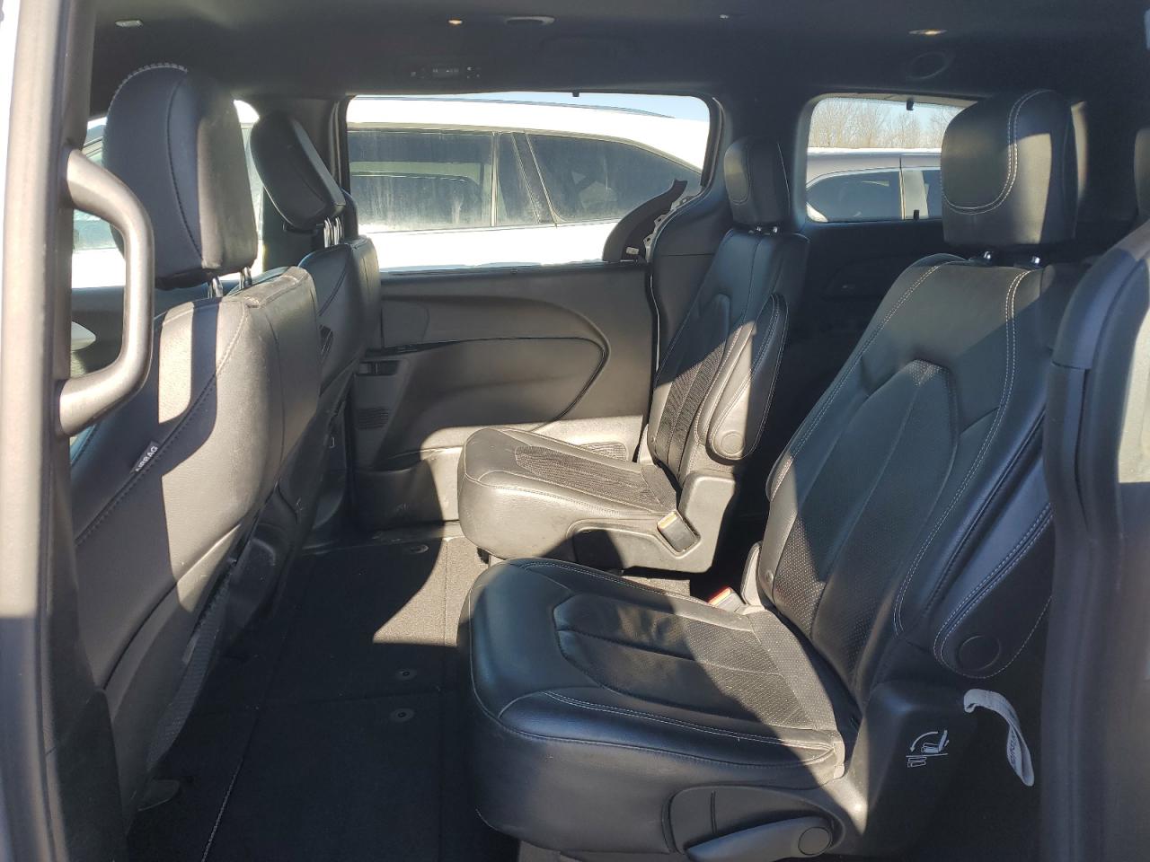 2018 Chrysler Pacifica VIN 2C4RC1BG8JR237194 Copart auction photo, side damage thumbnail 11