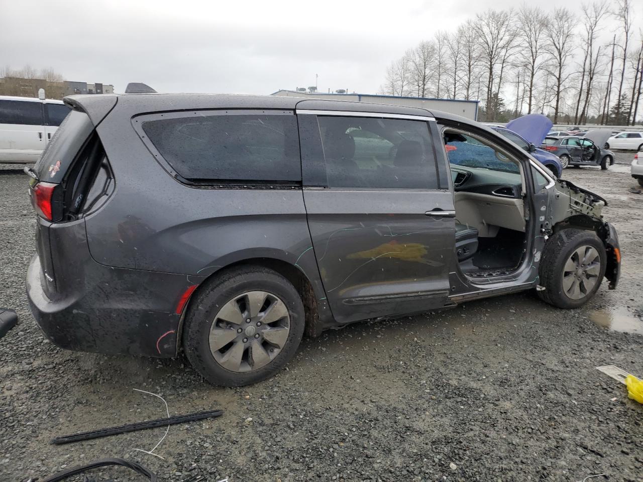 2018 Chrysler Pacifica VIN 2C4RC1N72JR237624 Copart auction photo, all over damage thumbnail 3