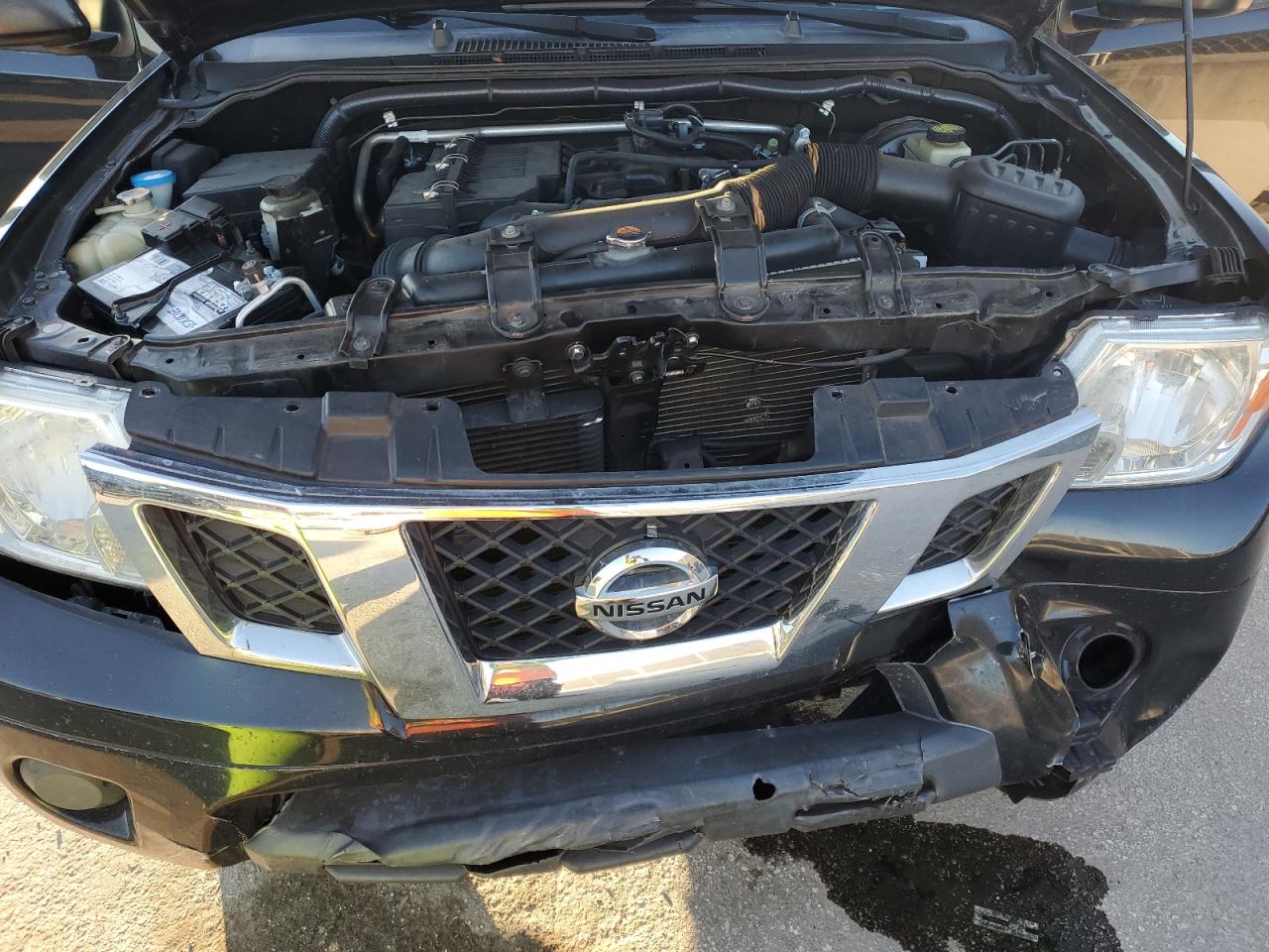 2017 Nissan Navara (Frontier) VIN 1N6BD0CT4HN727897 Copart auction photo, front end / minor dent/scratches damage thumbnail 12