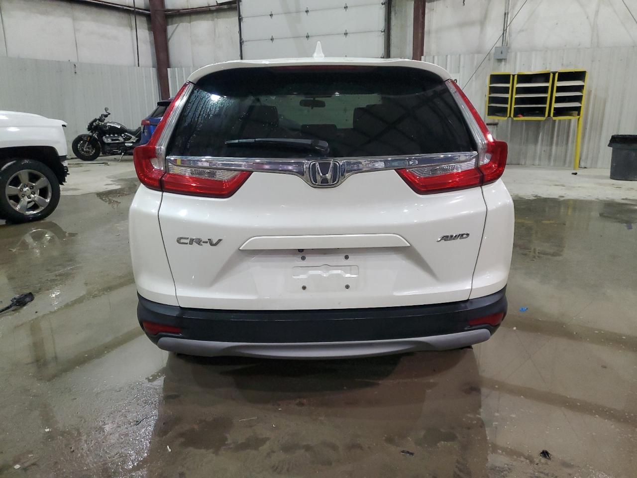2018 Honda CR-V VIN 2HKRW2H54JH655414 Copart auction photo, front end damage thumbnail 6