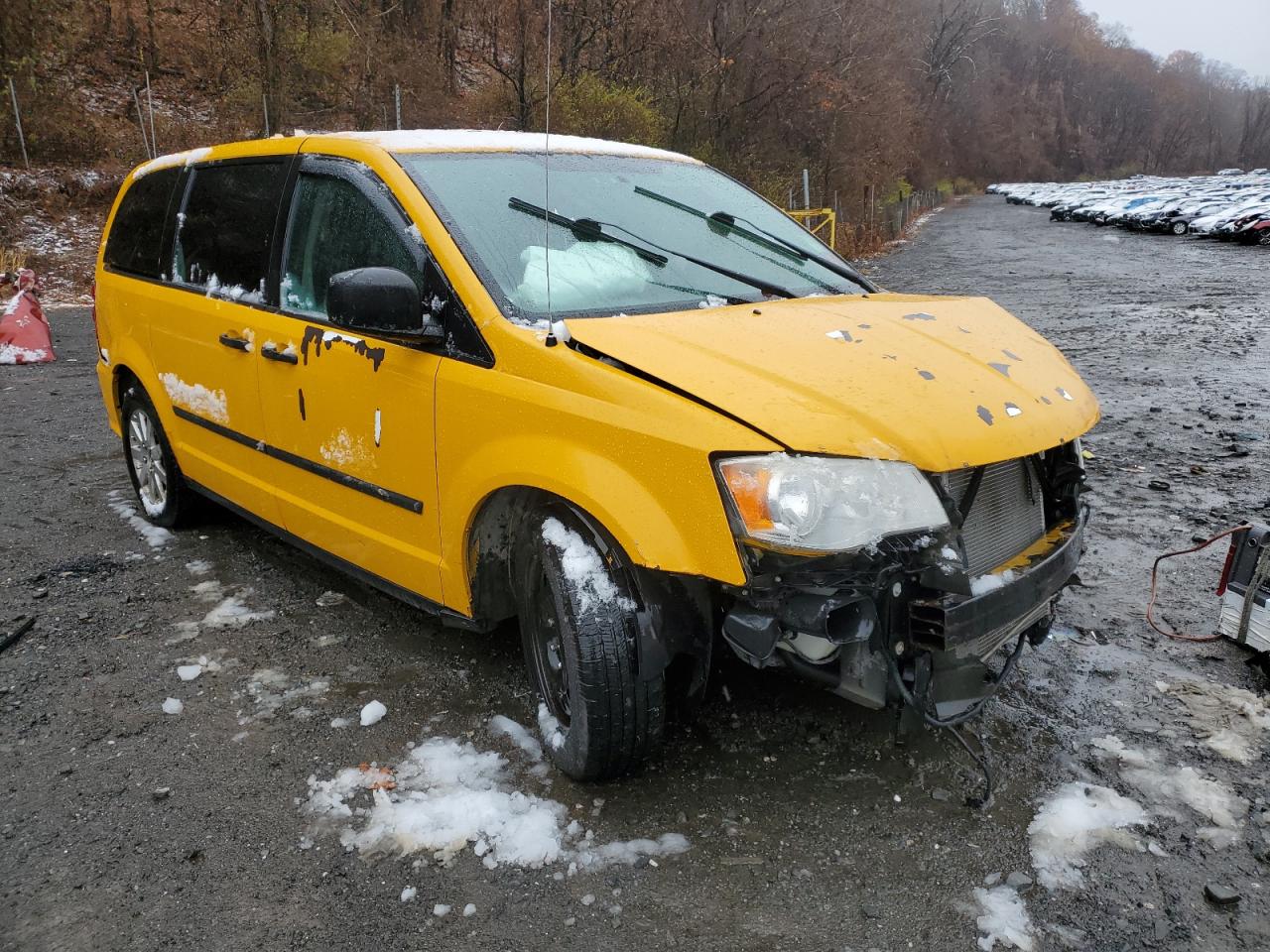 2014 Dodge Caravan VIN 2C4RDGBG9ER223780 Copart auction photo, front end / minor dent/scratches damage thumbnail 4