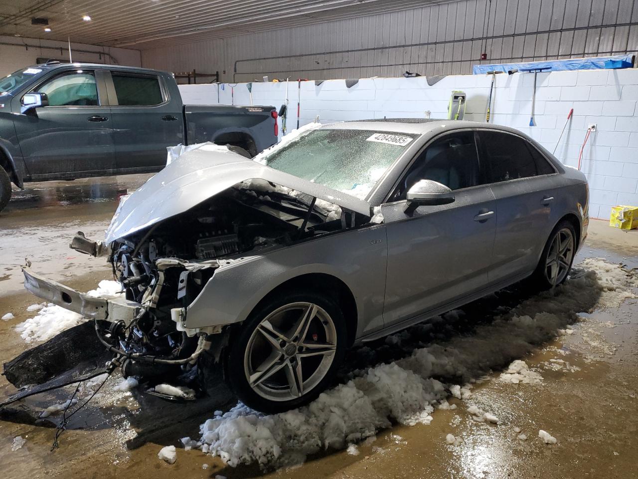 2018 Audi RS4 VIN WAUB4AF44JA018345