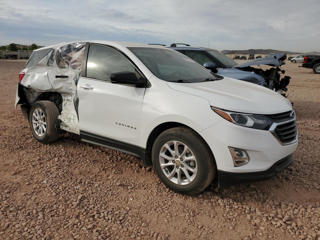 2021 Chevrolet Equinox VIN 3GNAXHEV5MS163462 Copart auction photo, side / rear end damage thumbnail 4