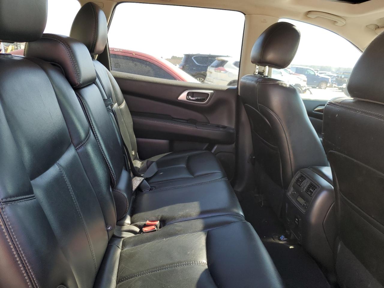 2015 Nissan Pathfinder VIN 5N1AR2MN5FC697910 Copart auction photo, minor dent/scratches damage thumbnail 11