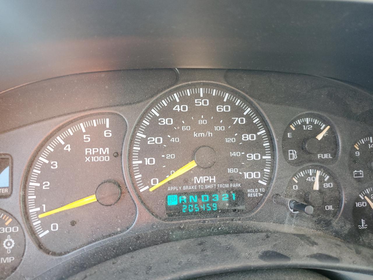 2000 Chevrolet Silverado VIN 1GCGK29U8YE391391 Copart auction photo, front end damage thumbnail 9