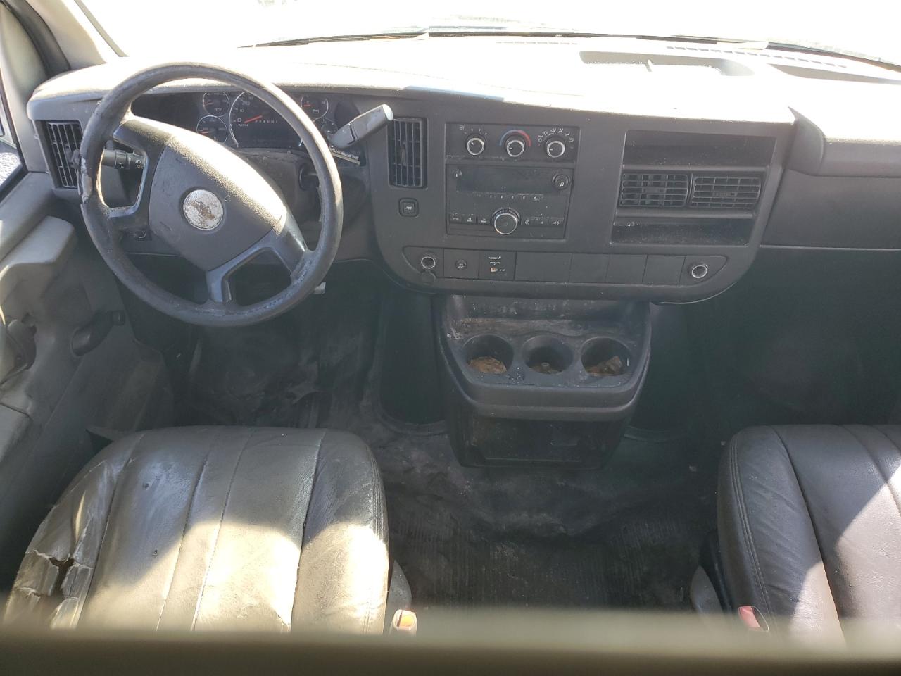 2011 Chevrolet Express VIN 1GCWGFFA4B1101421 Copart auction photo, rear end / side damage thumbnail 8