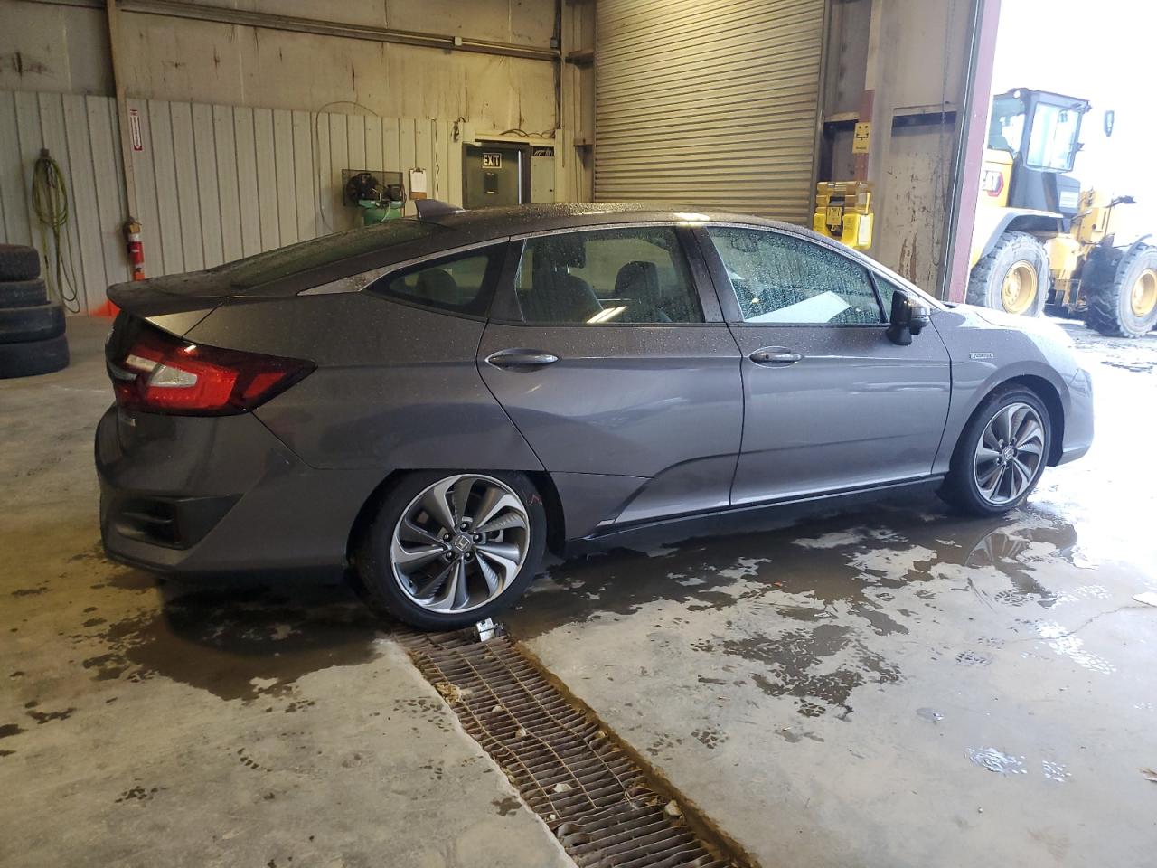 2018 Honda Clarity VIN JHMZC5F17JC013628 Copart auction photo, rear end damage thumbnail 3