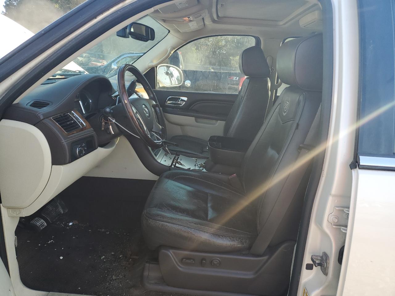 2011 Cadillac Escalade VIN 1GYS4DEF1BR343281 Copart auction photo, top/roof / front end damage thumbnail 7