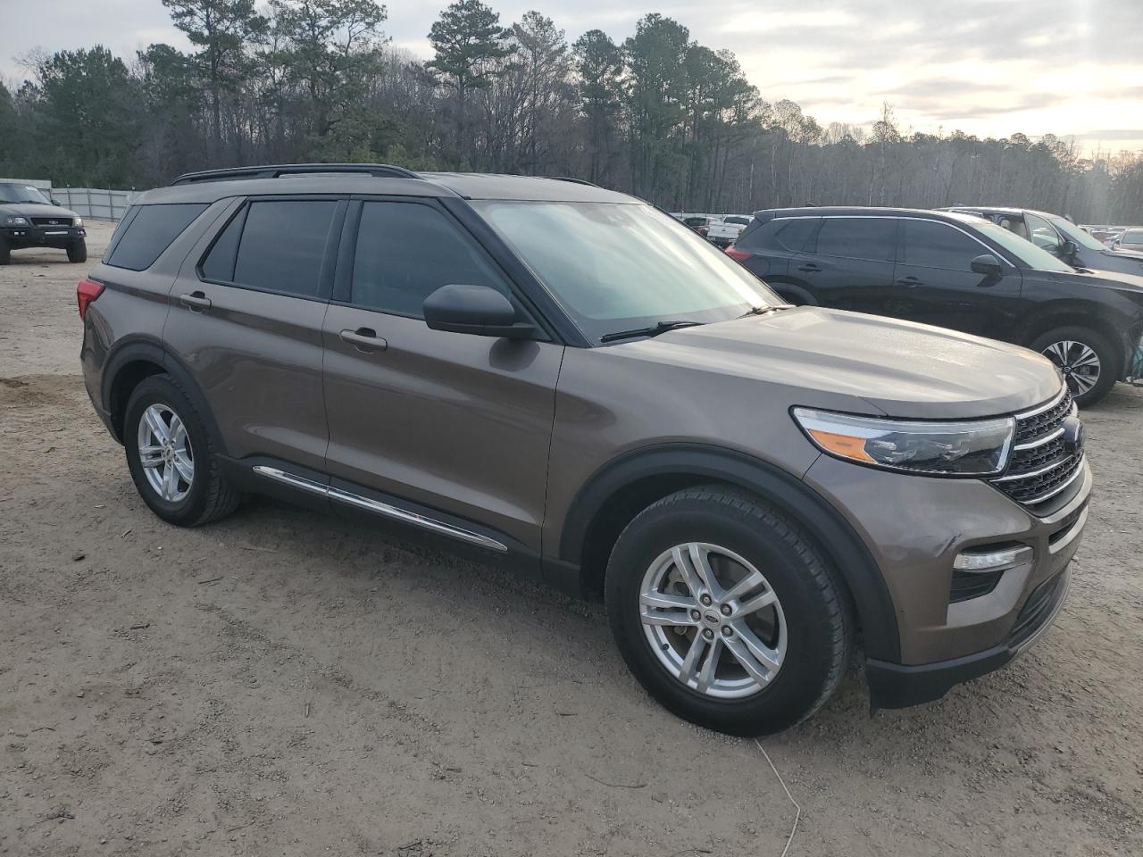 2021 Ford Explorer VIN 1FMSK7DHXMGA55589 Copart auction photo, side damage thumbnail 4