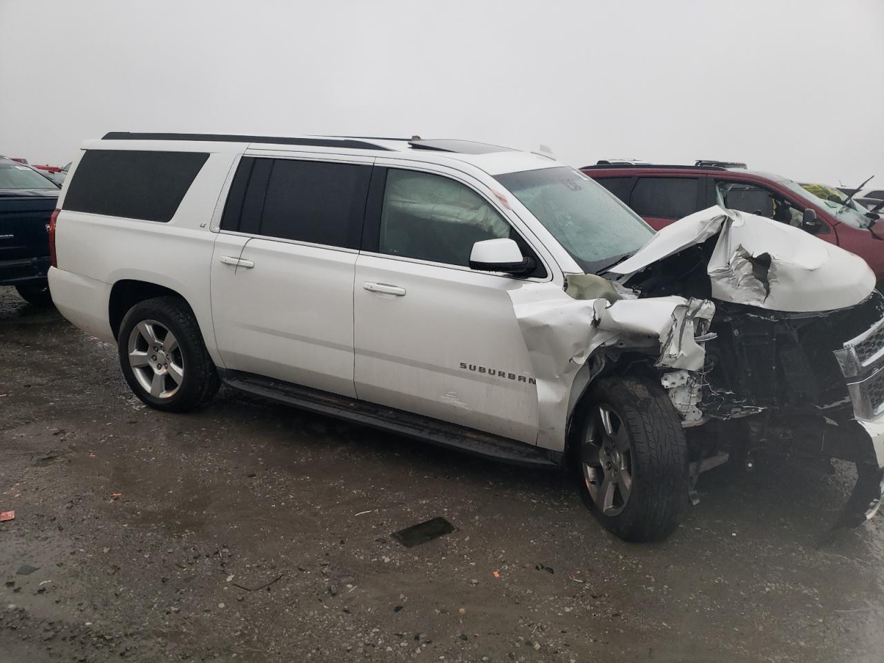 2016 Chevrolet Suburban VIN 1GNSKHKC0GR190551 Copart auction photo, front end damage thumbnail 4