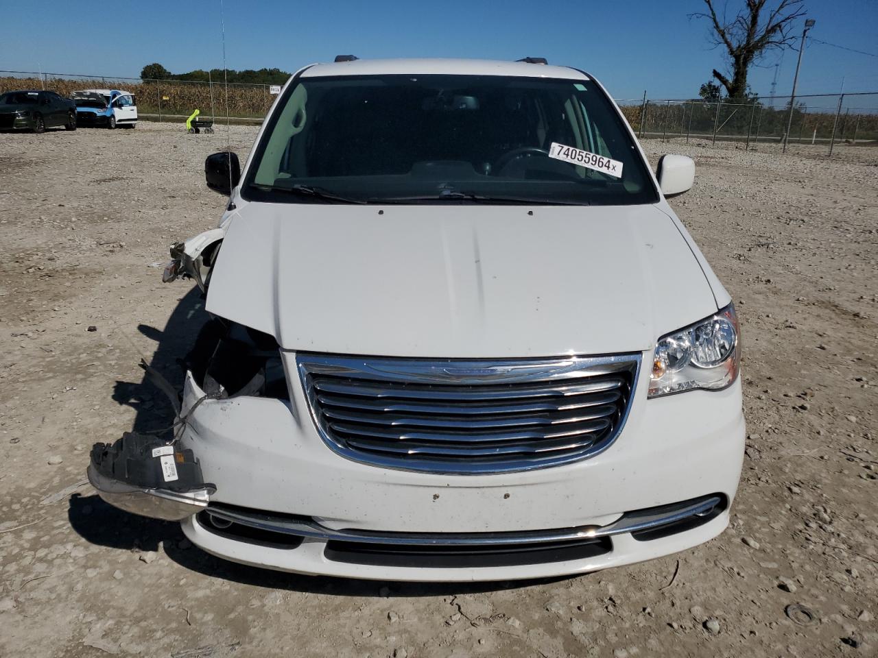 2016 Chrysler Town & Country VIN 2C4RC1BG9GR165401 Copart auction photo, front end / minor dent/scratches damage thumbnail 5