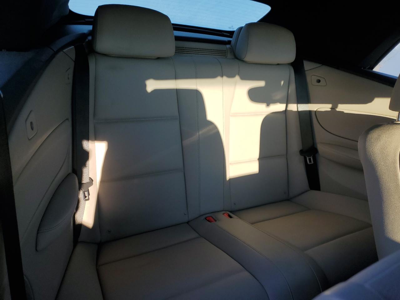 2010 BMW 1er VIN WBAUL7C57AVJ77350 Copart auction photo, normal wear damage thumbnail 10