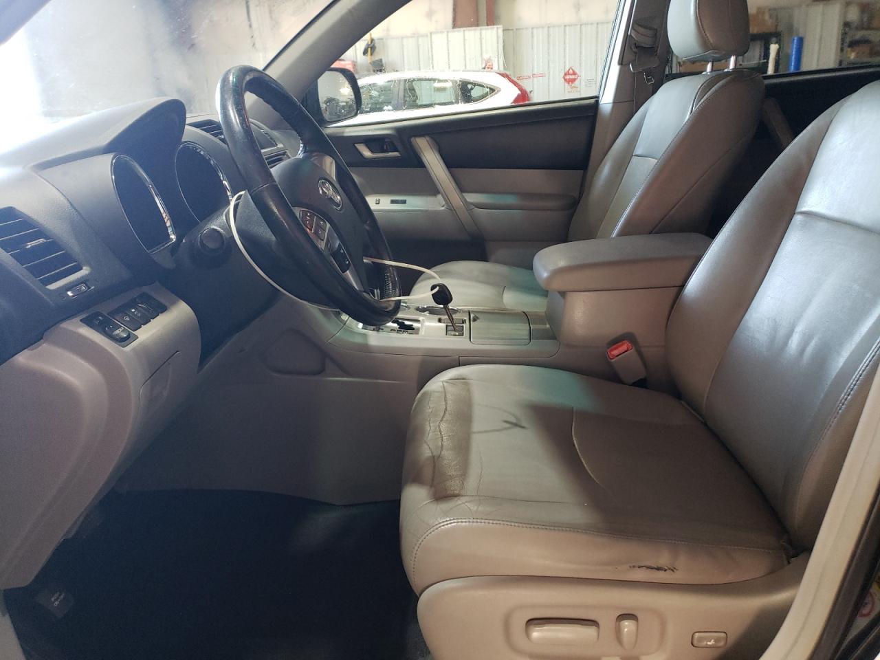 2013 Toyota Highlander VIN 5TDBK3EH8DS242573 Copart auction photo, front end damage thumbnail 7