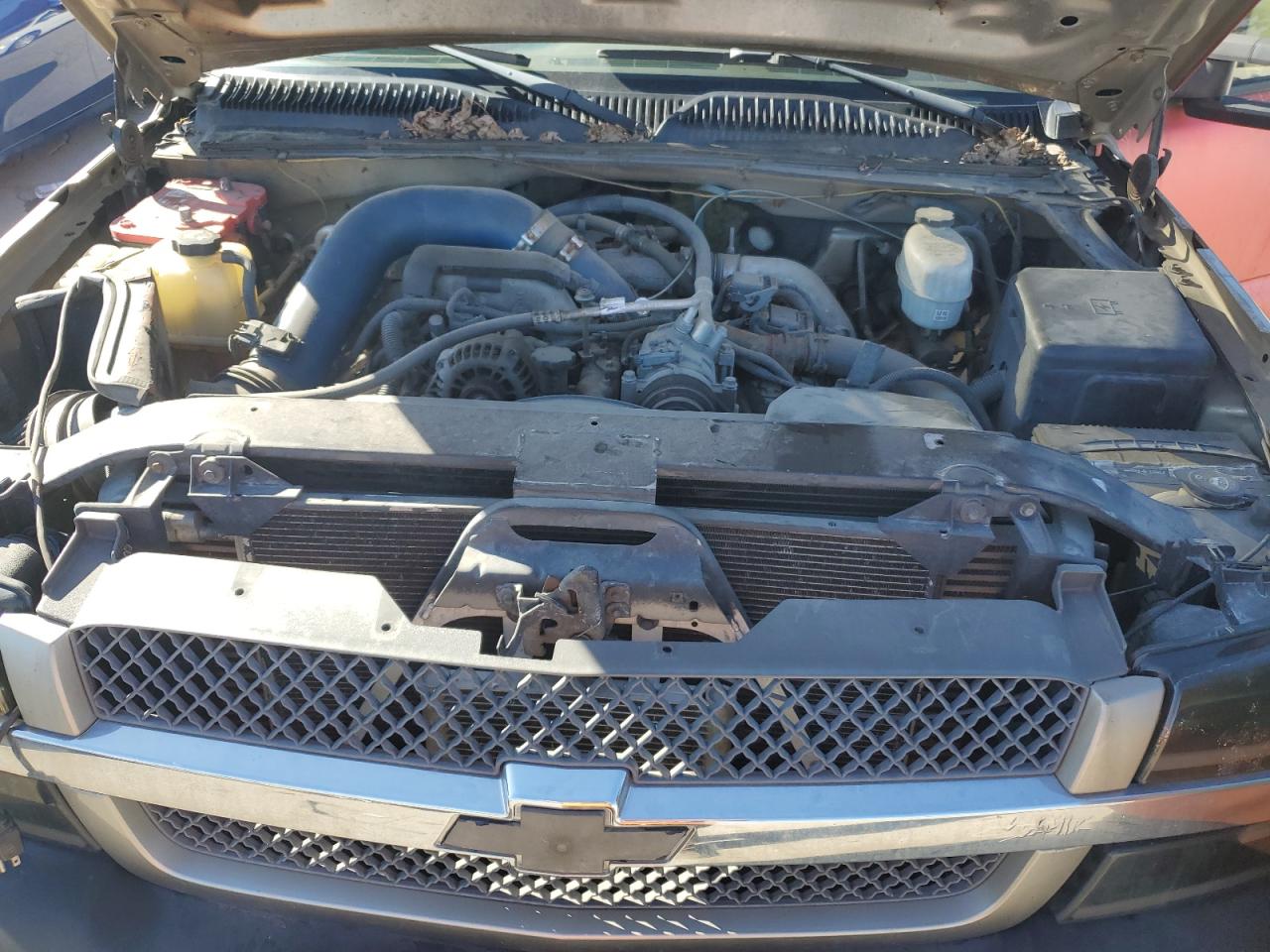 2004 Chevrolet Silverado VIN 1GCHK23284F256363 Copart auction photo, mechanical damage thumbnail 11