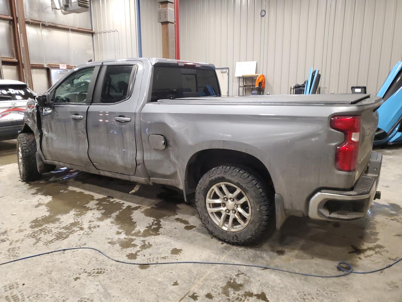 2020 Chevrolet Silverado VIN 1GCRYDED9LZ348026 Copart auction photo, front end / side damage thumbnail 2