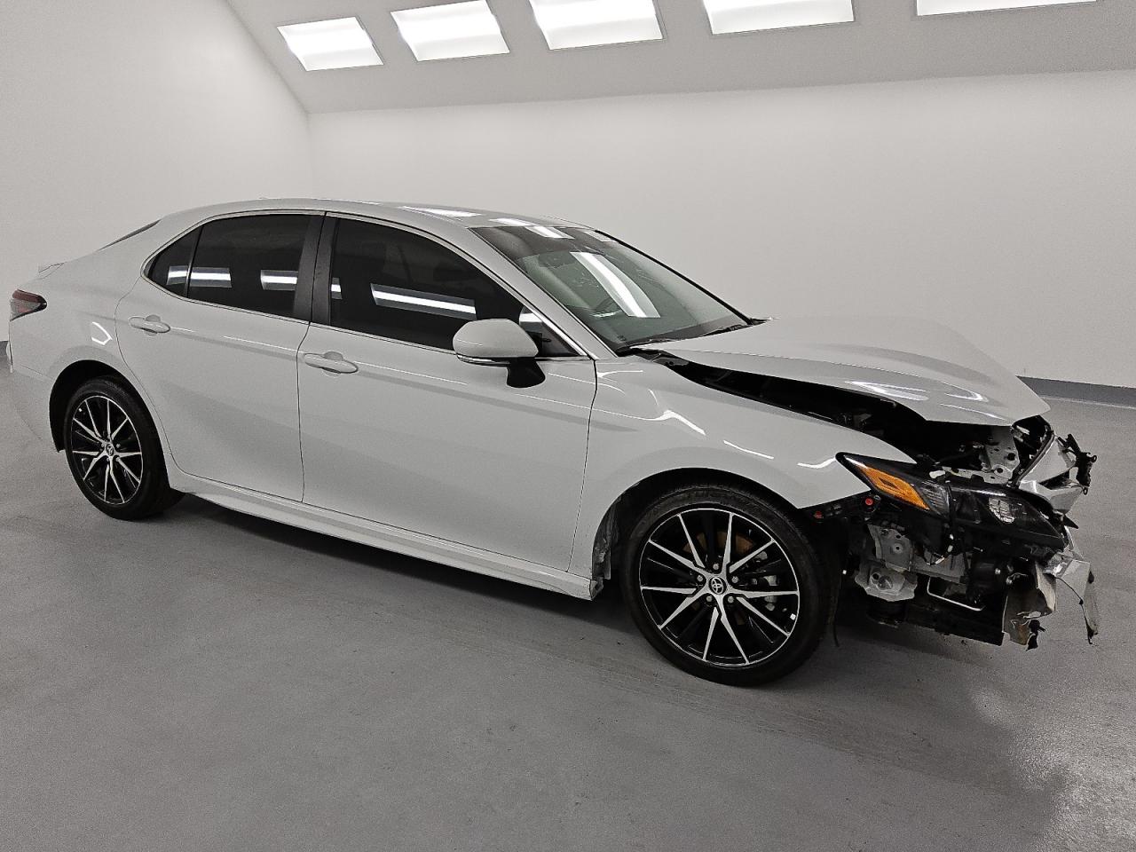 2024 Toyota Camry VIN 4T1G11AKXRU204131 Copart auction photo, front end damage thumbnail 4